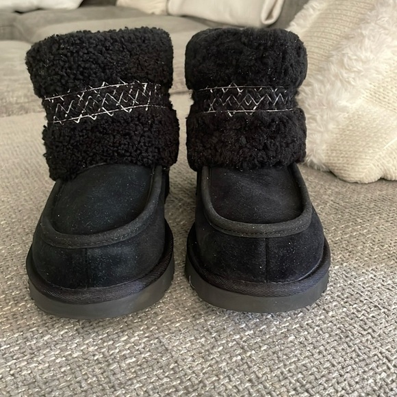 NWT UGG Mini Braided Boots! - Picture 4 of 11